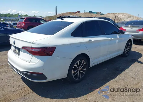 2023 Volkswagen Jetta 1.5T Sport z USA, uszkodzony, nr VIN 3VWBM7BU0PM025961